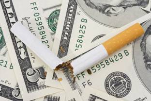 Whis is more successful in smoking cessation programs: Rewards or Penalties? 